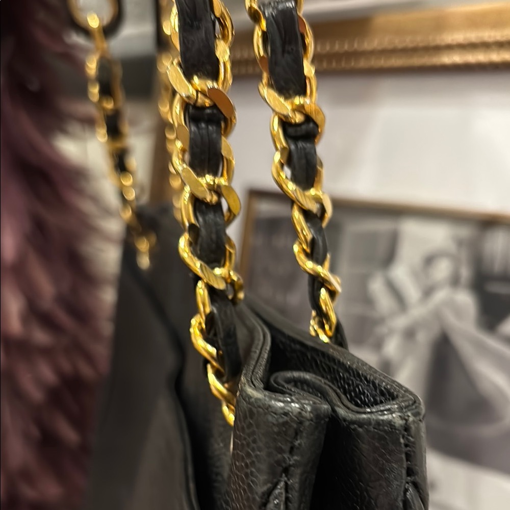 Chanel Black Caviar Shoulder Bag with Gold Hardware - Picture 7 of 16